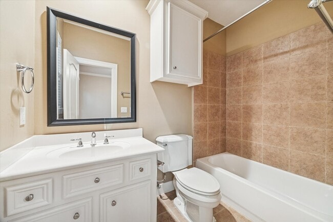 Building Photo - 5706 Blossom St