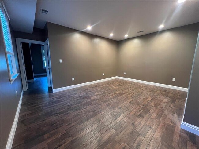 Building Photo - 1006 Becks Run Rd