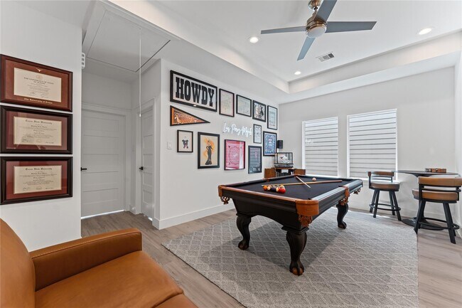 Building Photo - Wycliffe Dr.