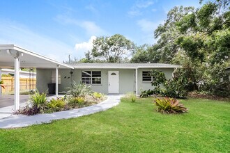Building Photo - Bright 2-Bedroom Home with Spacious Screened Porch