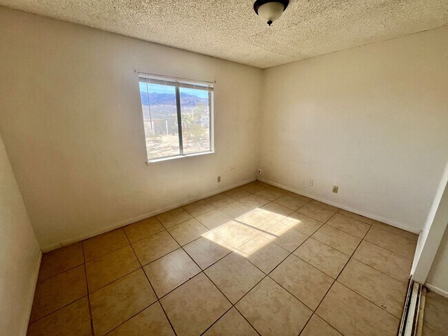 Building Photo - 6001 Mariposa Ave