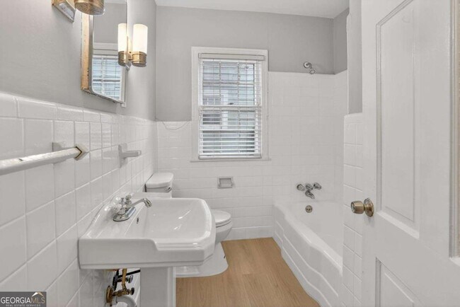 Building Photo - 2728 Winburn Terrace