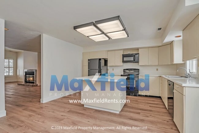 Building Photo - Avenues - 3 Bedroom 3 Bath Townhome with amazing southern views
