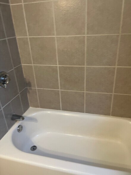 Building Photo - 78 Saltonstall Pky