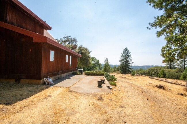 Building Photo - Charming Lindal Cedar Home on 10 Acres