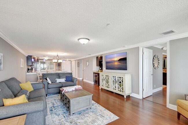 Building Photo - 840 Ocean Dr