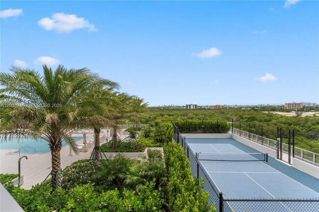 Building Photo - 2411 Laguna Cir