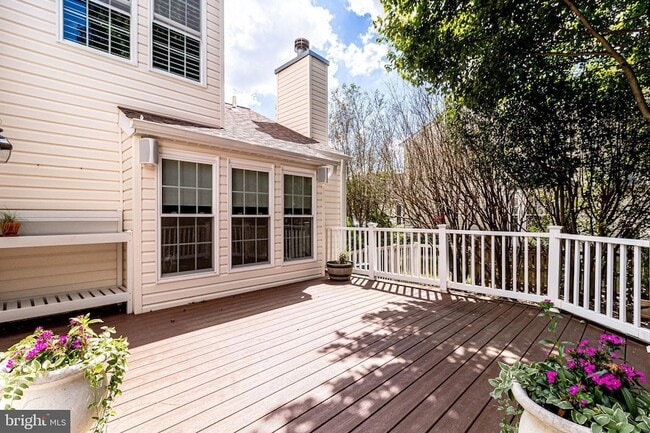 Building Photo - 6122 Bayliss Pl