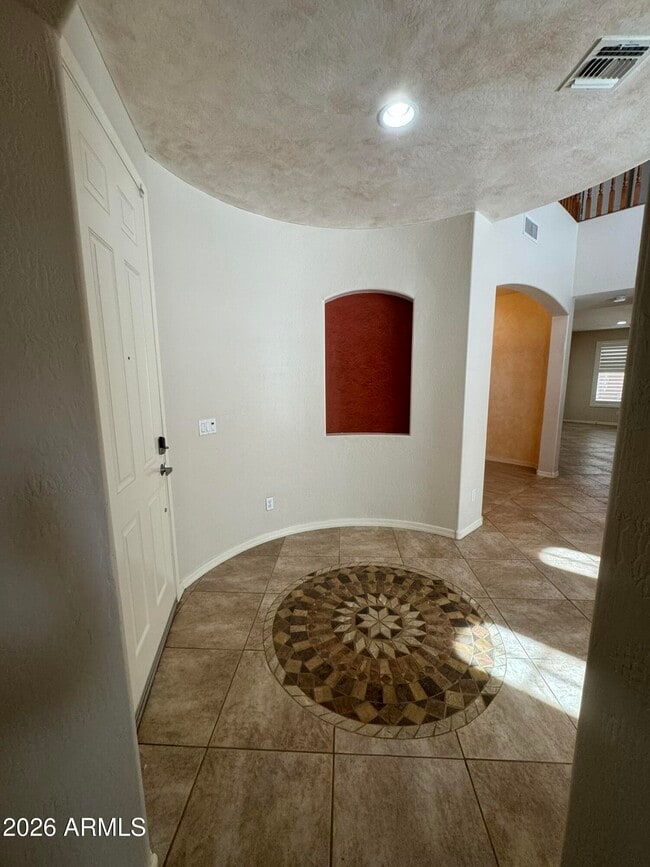 Building Photo - 419 W Balsam Dr