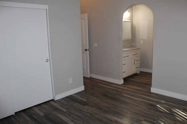 Building Photo - 2229 Rose Ave