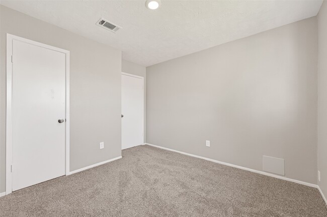 Building Photo - 10707 Staghill Dr