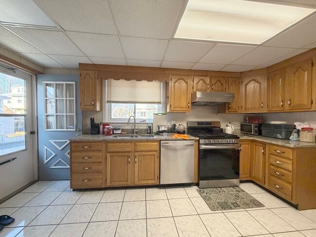 Building Photo - 10 W Elm Ave