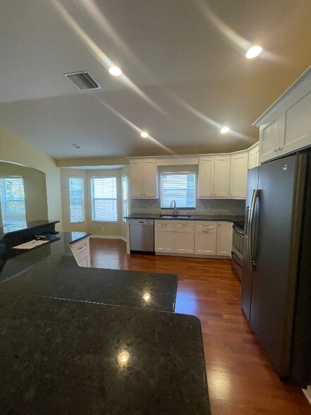 Building Photo - 6112 Gannetside Pl