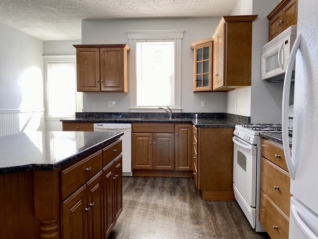 Building Photo - 24 Hancock St