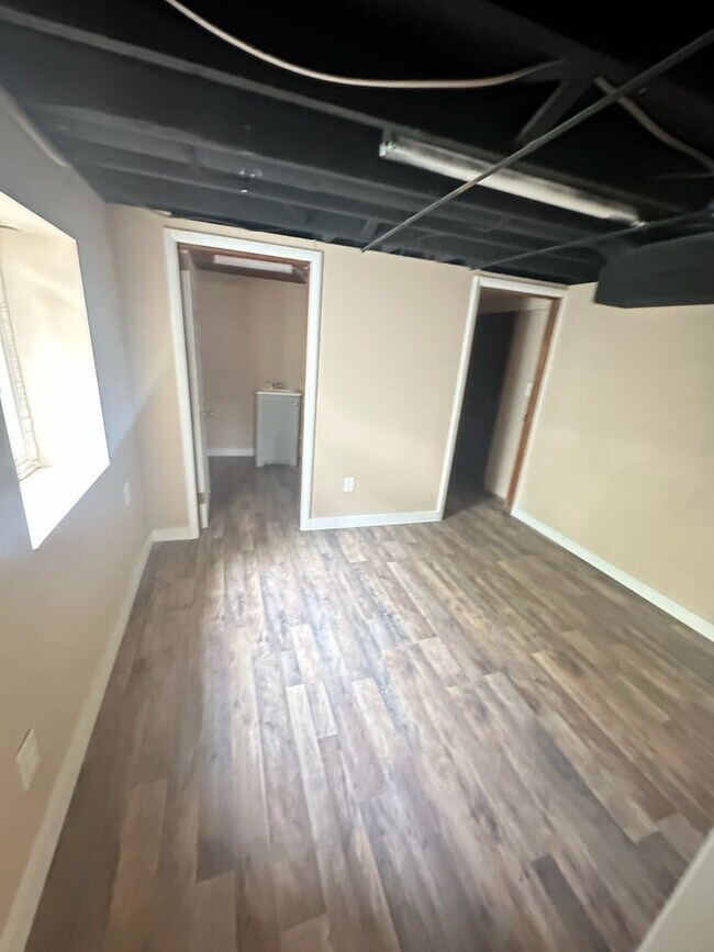 Building Photo - 2 Bed 1.5 Bath Home For Rent - FIRST MONTH FREE With 13 Month Lease