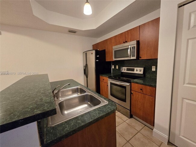 Building Photo - 4976 Leeward Ln