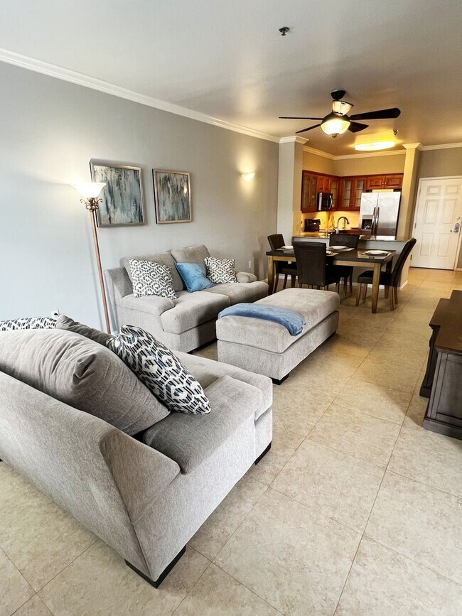 Building Photo - Beautiful 1 Bed/1 Bath Fully Furnished Lig...
