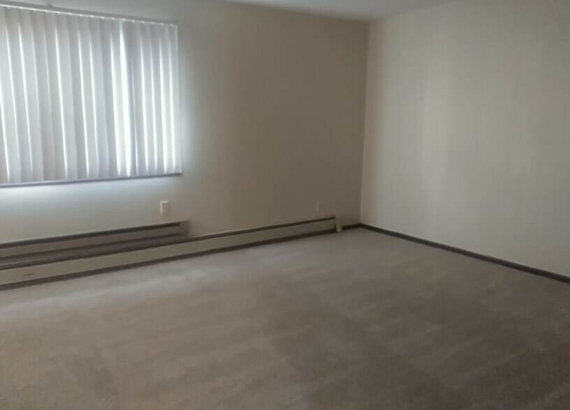 living space - 414 10th Ave S