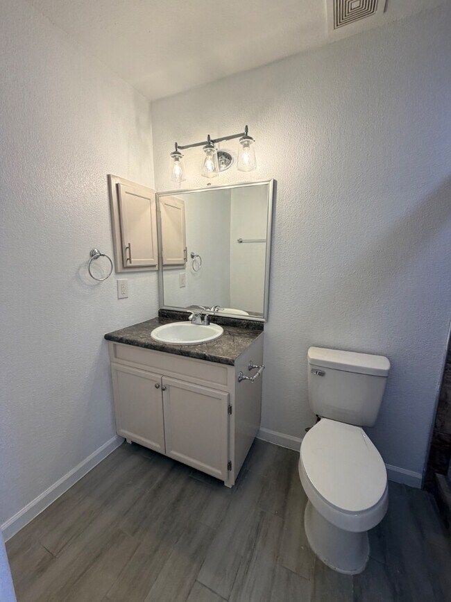 Building Photo - 5729 Saplinas Rd