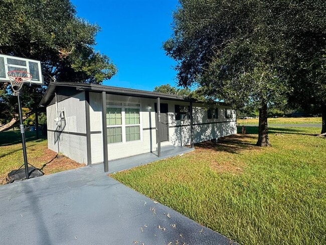 Building Photo - 302 Sherwood Dr