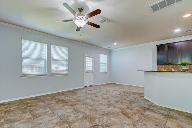 Building Photo - 6451 Calgary Woods Ln