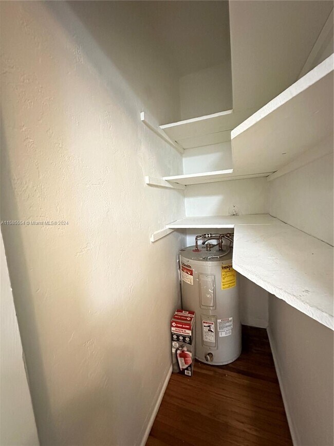 Building Photo - 35 Antilla Ave