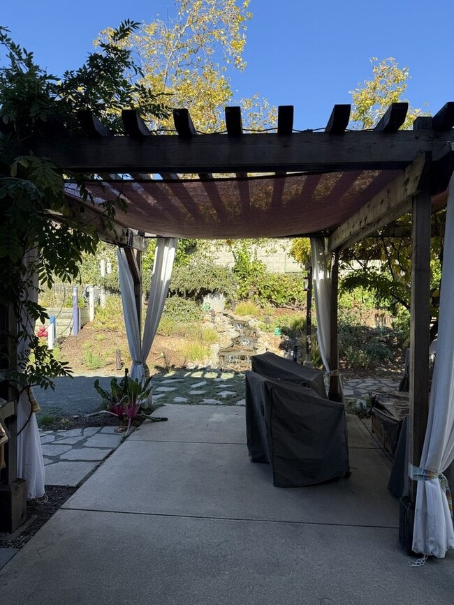 Building Photo - Rare Opportunity to live in the Arbors on ...