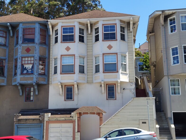 Building Photo - 3565 Mission St
