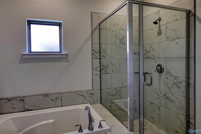 Building Photo - Coming Soon - Modern Living Meets Ultimate Convenience in St. Clair Place!