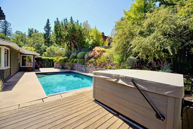 Building Photo - Stunning Seminary Gem, Modern Finishes & P...