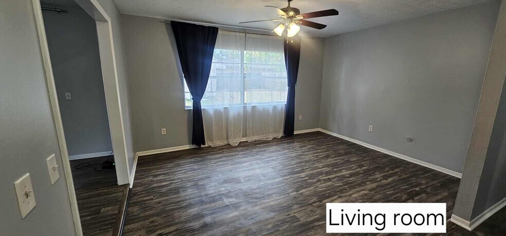 Building Photo - 604 Princeton St