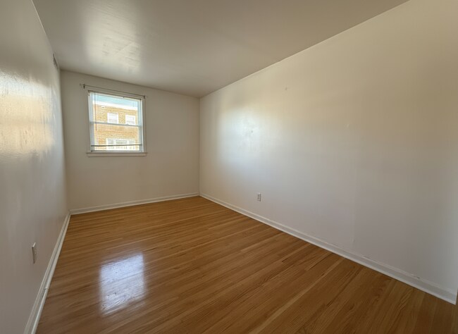 Building Photo - 6901 Valley Ave