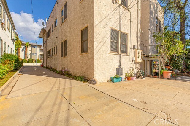 Building Photo - 1153 N Maryland Ave