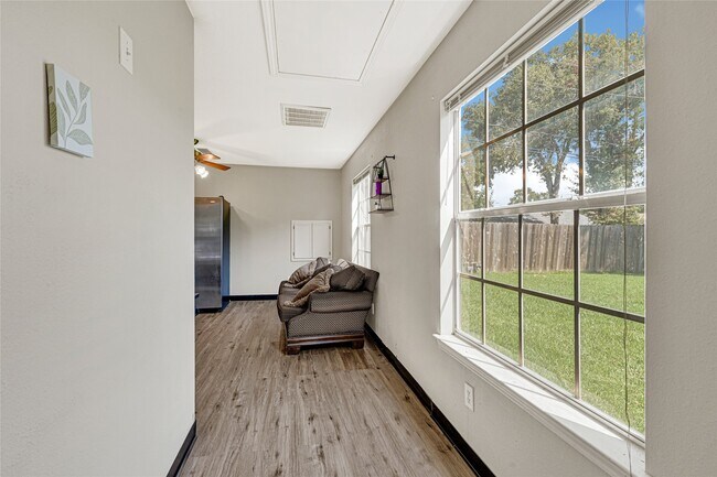 Building Photo - 1109 Frances Dr