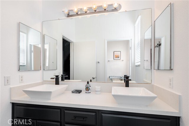 Building Photo - 13581 Mountain Top Dr
