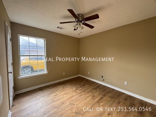 Building Photo - 2654 Jan Dr