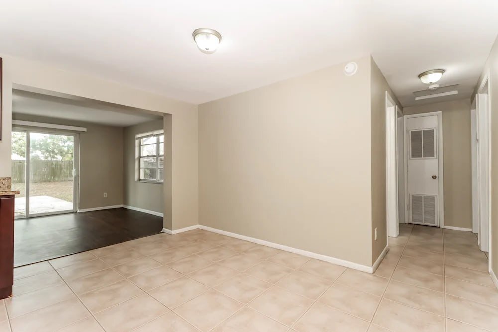 Building Photo - 6417 Willow Wood Ct