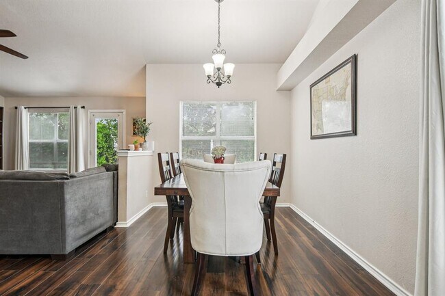 Building Photo - 3308 Ross Cove
