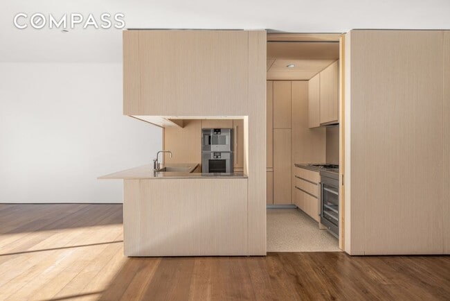 Building Photo - 527 W 27th St