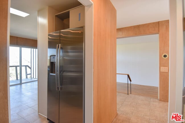 Building Photo - 8895 Appian Way