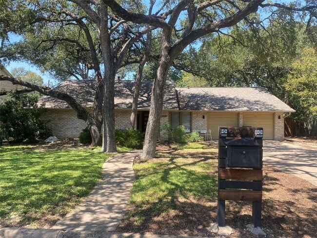 Building Photo - 9000 Currywood Dr