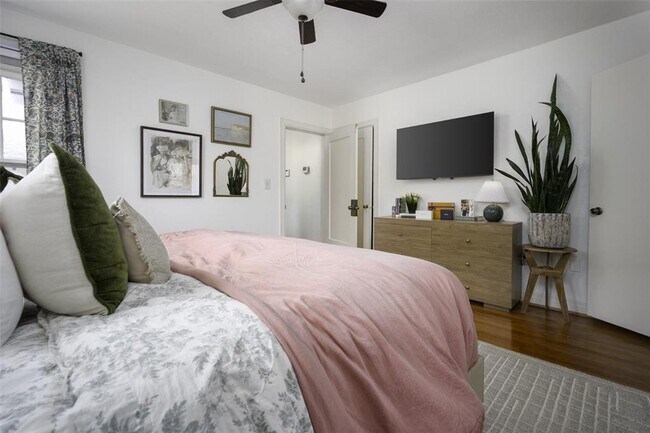 Building Photo - 717 NW 42nd St