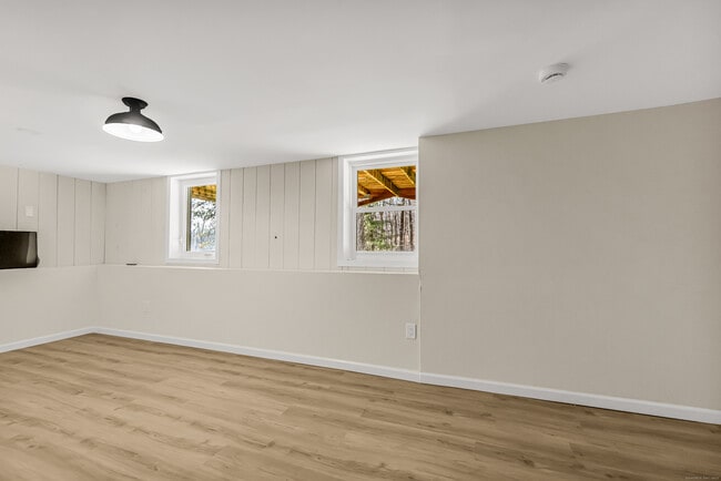 Building Photo - 149 Lakeside Blvd E