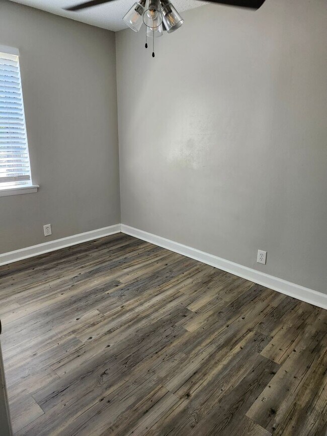 Building Photo - 2020 Watts Rd