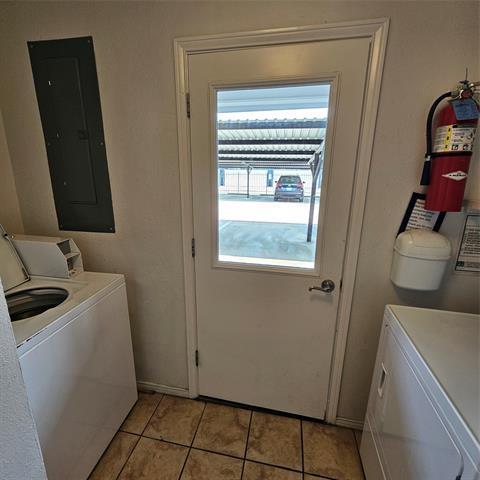 Building Photo - 6033 Sandhurst Ln