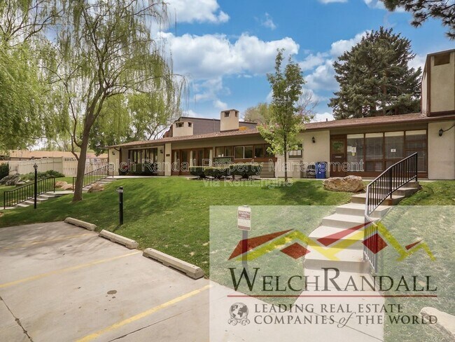 Building Photo - 5511 S Willow Ln