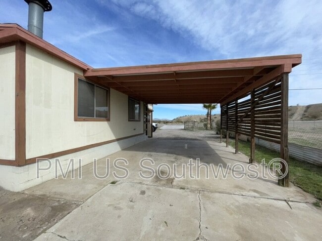 Building Photo - 1054 Riverview Dr
