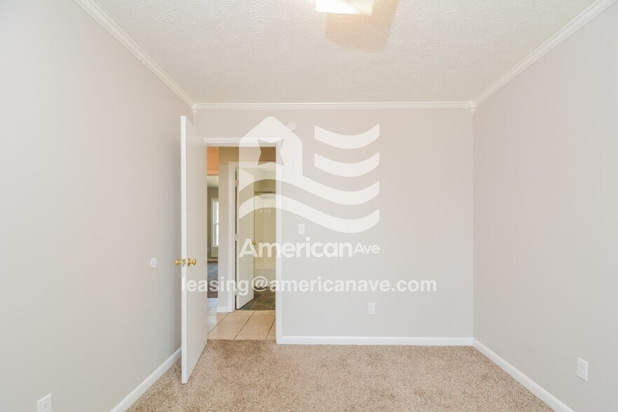 Building Photo - 1030 Bradley St