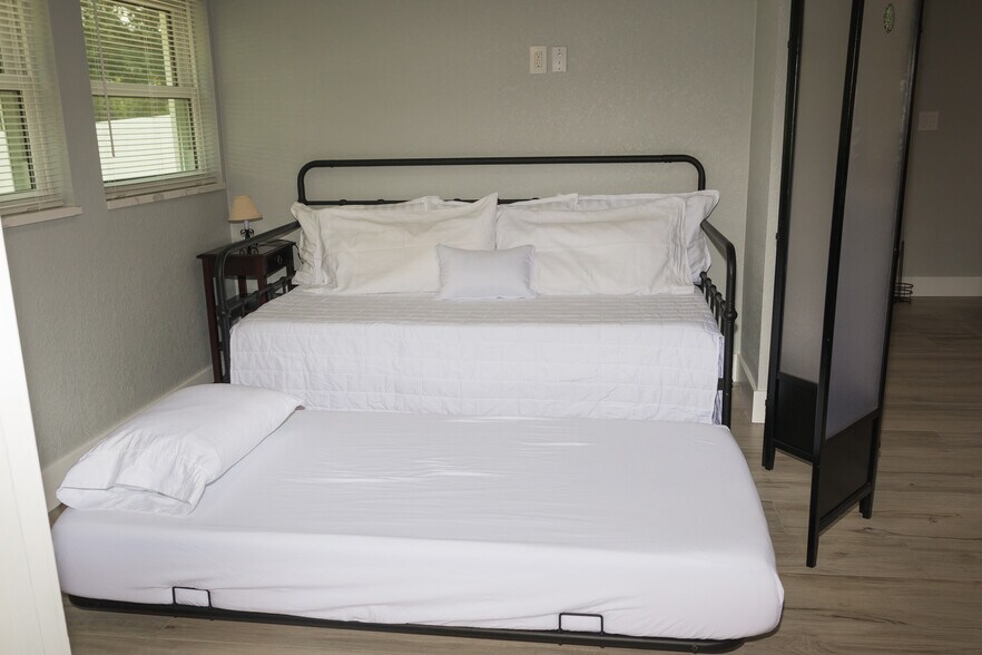 Trundle Bed Containing Two 8" Twin Green Tea Memory Foam Mattresses - 4540 NW 12th Dr