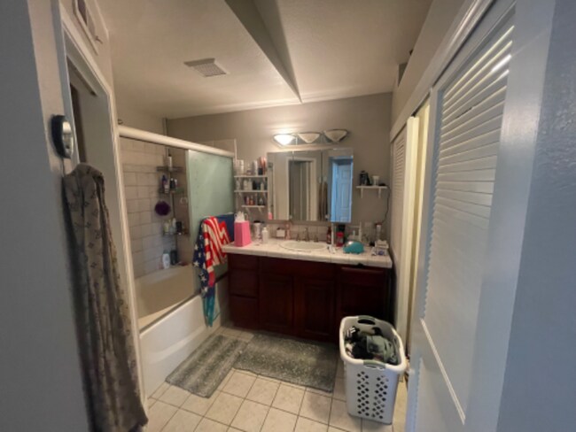 Building Photo - 402 Ferrara Way